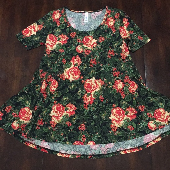 LuLaRoe Tops - LLR Perfect T.